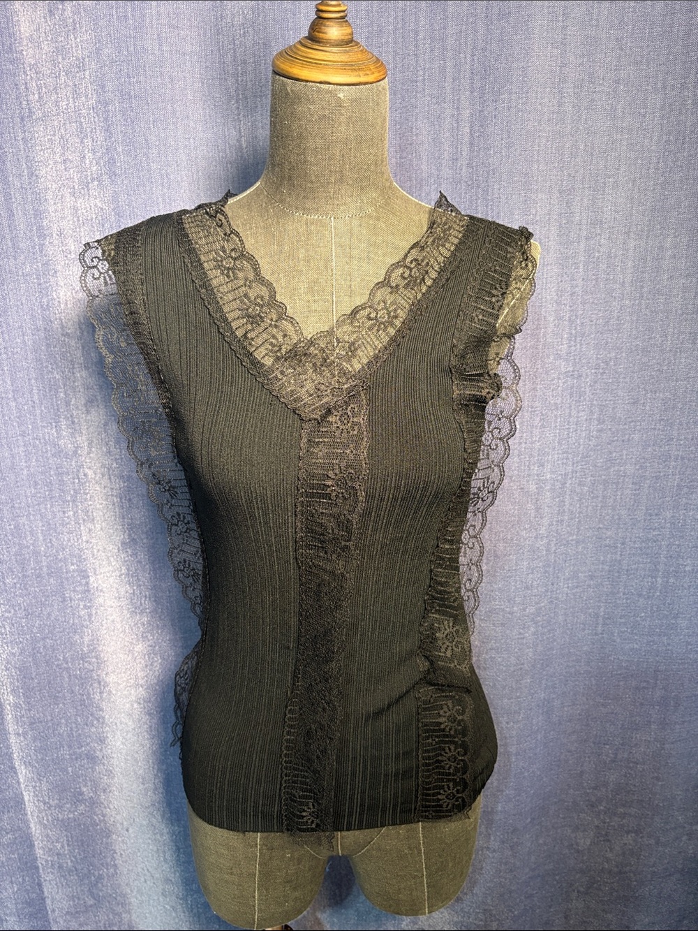 💠Black Lace Trim Ribbed Sleeveless Top